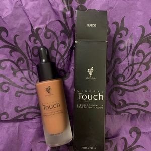 Touch Mineral Liquid Foundation
